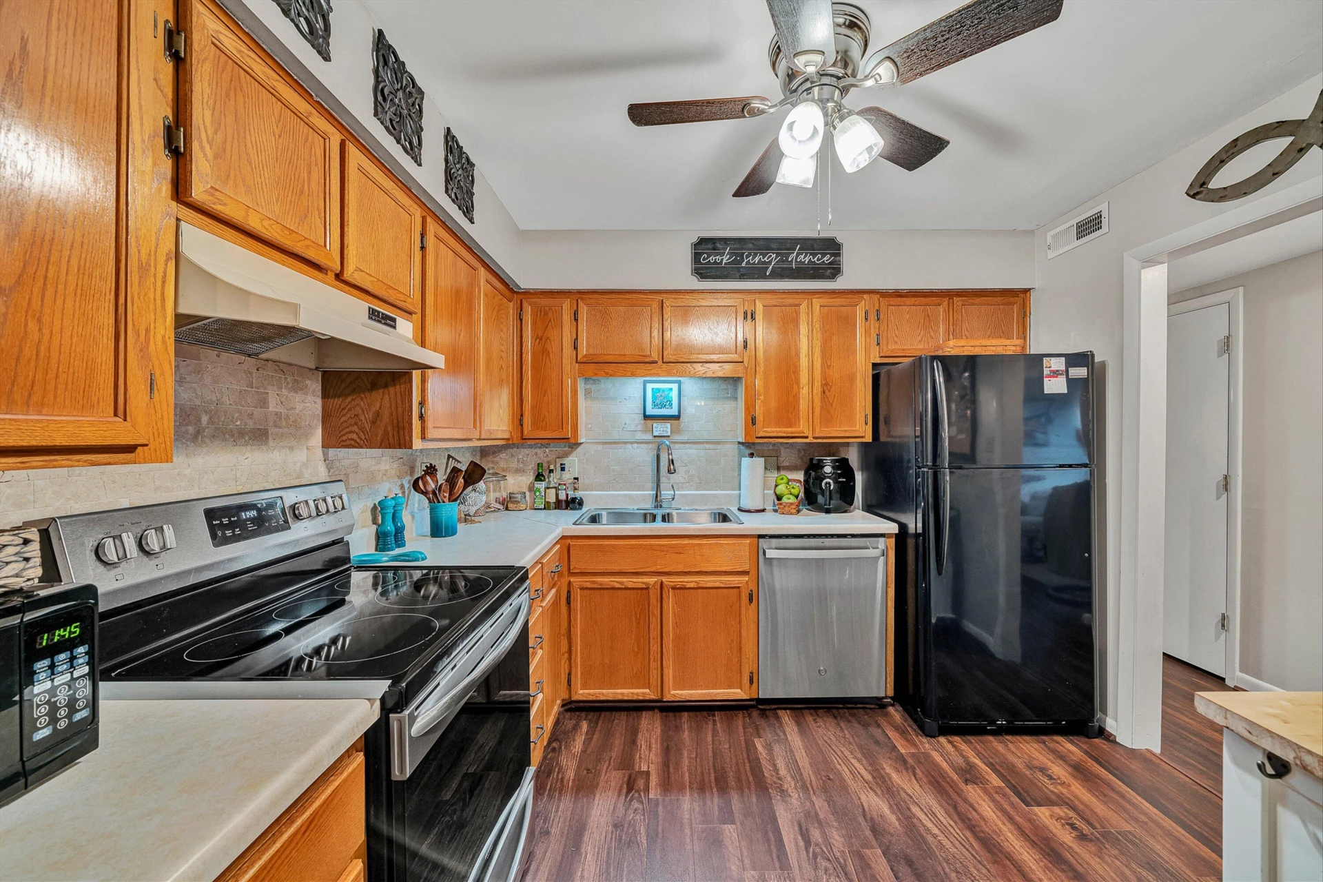 2102 Stephenson AVE SW #11 - Photo 8
