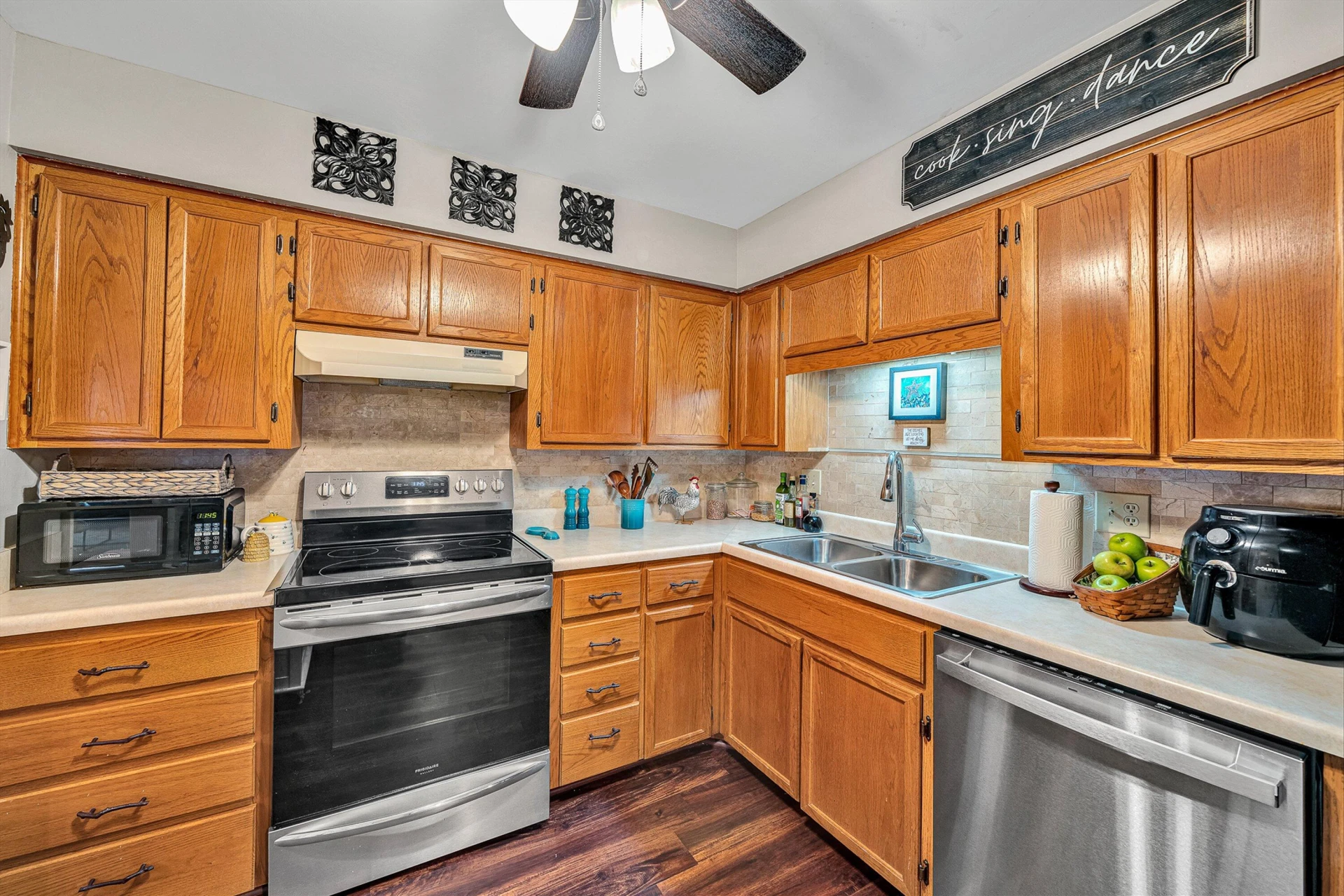 2102 Stephenson AVE SW #11 - Photo 9
