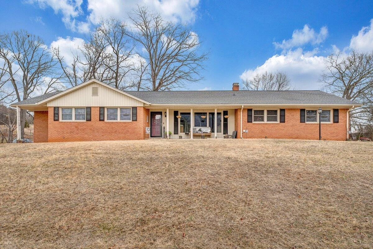 162 Ridgewood DR - Photo 2
