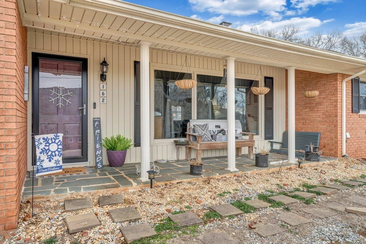 162 Ridgewood DR