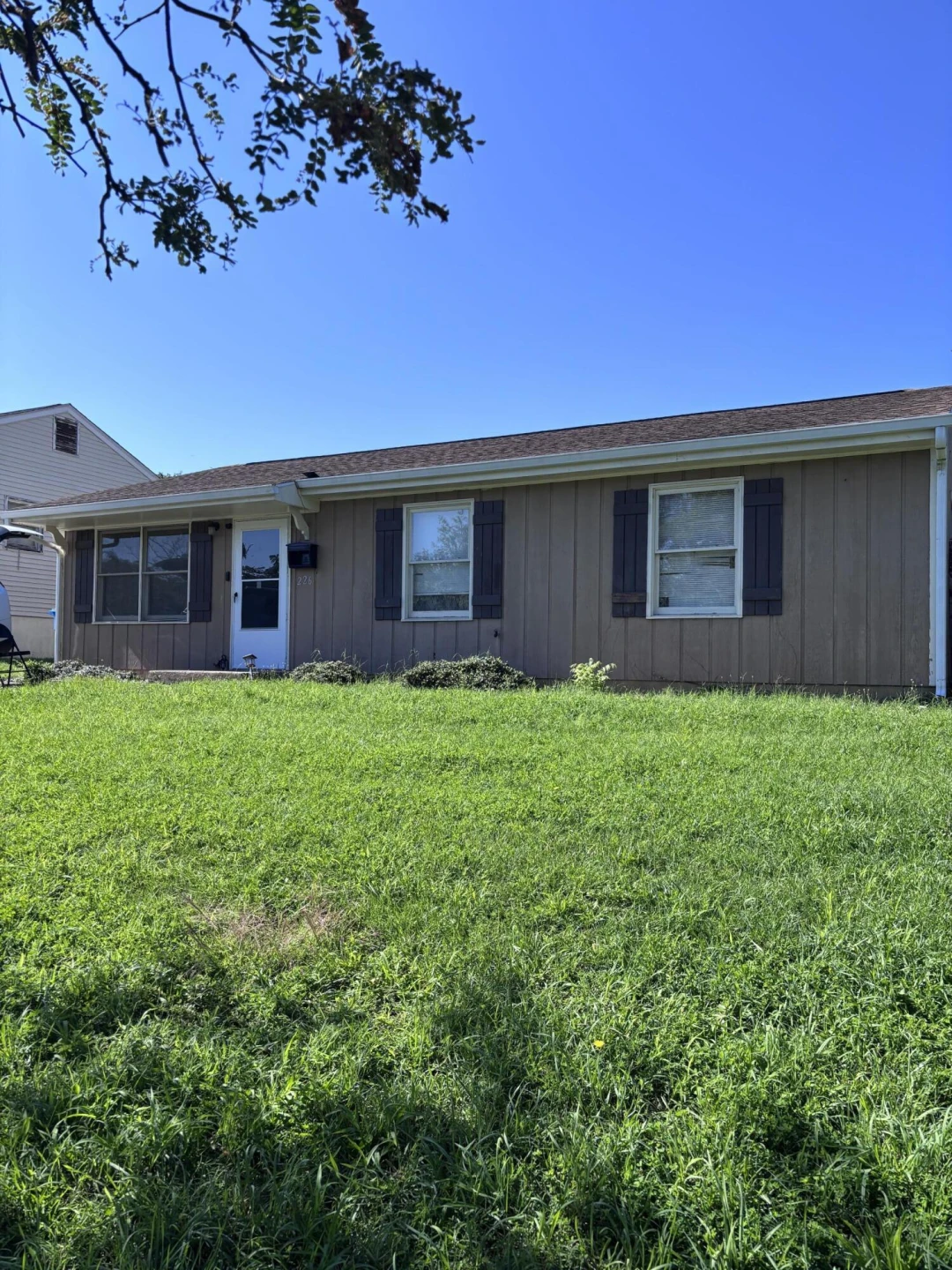 226 Rutherford CT NW