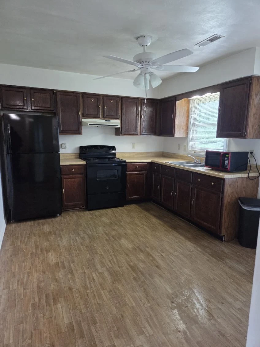 226 Rutherford CT NW - Photo 4