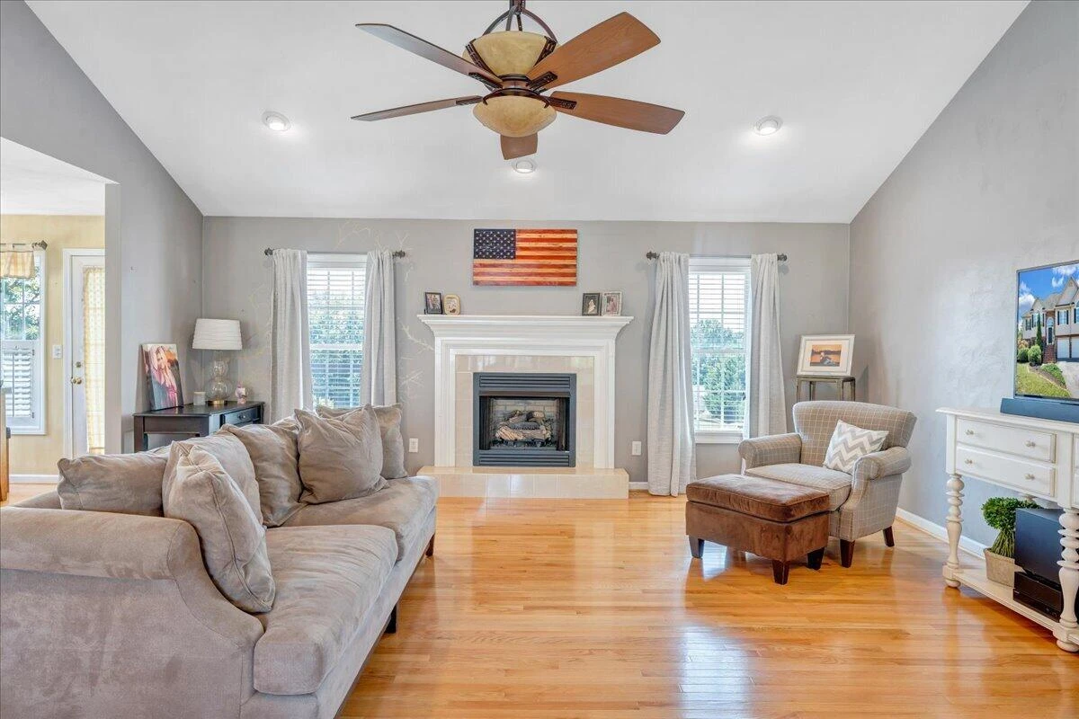 632 Castleridge RD - Photo 9