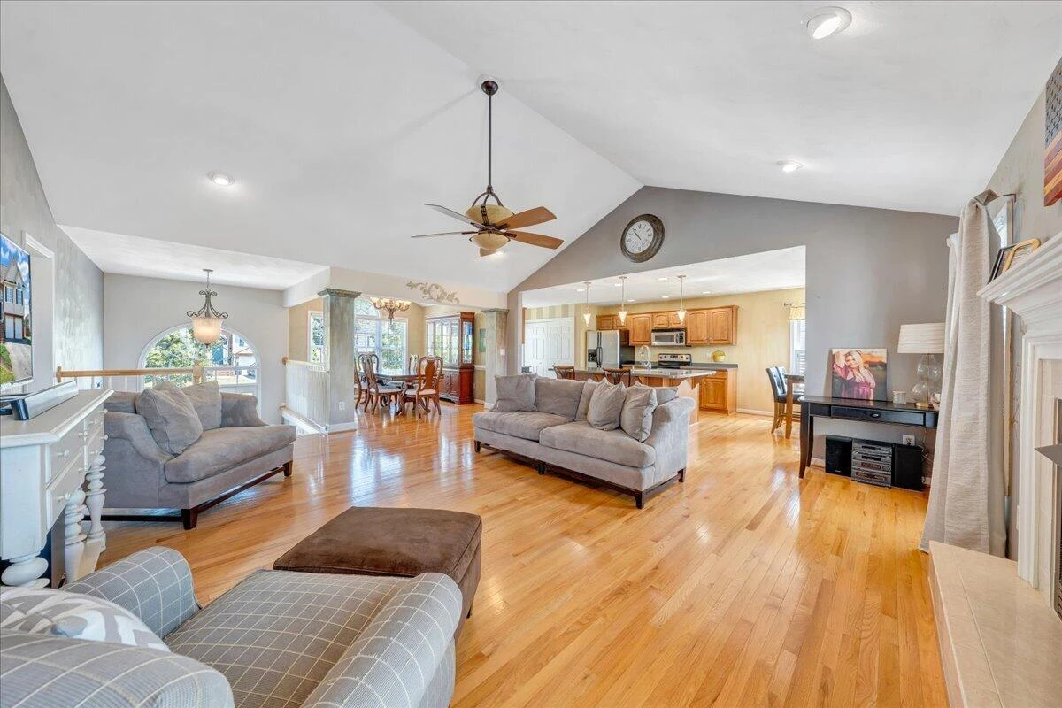 632 Castleridge RD - Photo 12