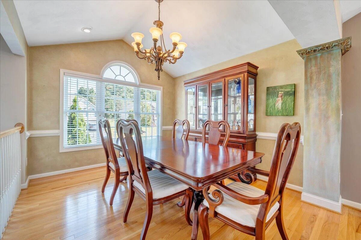 632 Castleridge RD - Photo 15