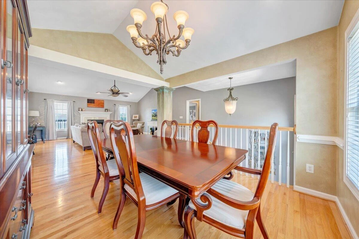 632 Castleridge RD - Photo 16