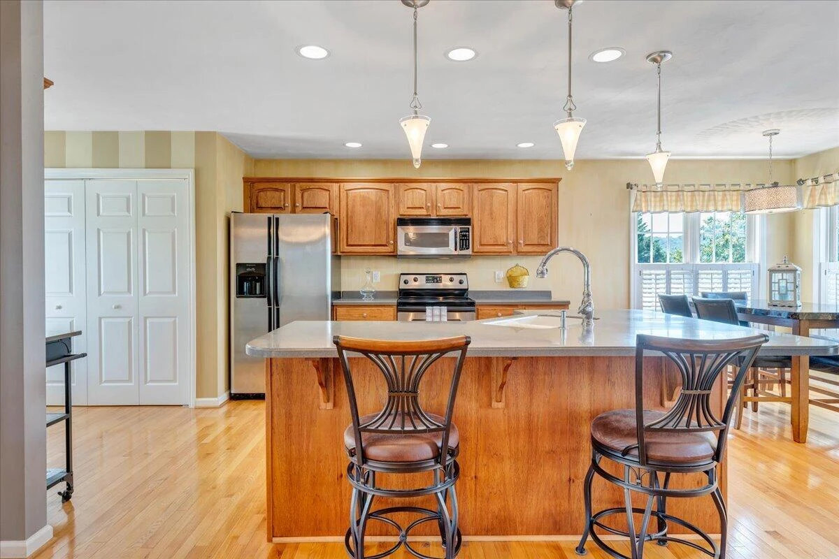 632 Castleridge RD - Photo 17