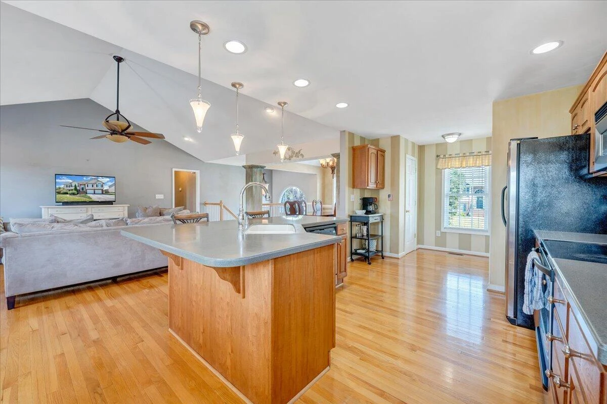 632 Castleridge RD - Photo 26