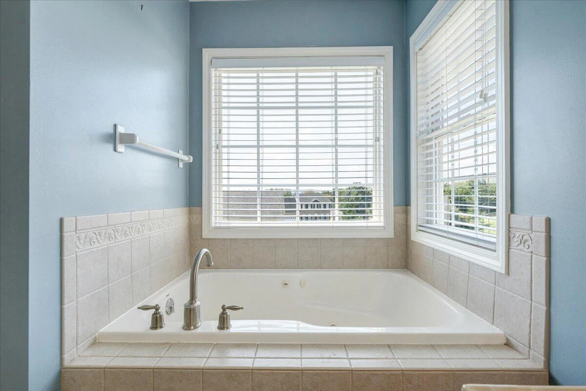 632 Castleridge RD - Photo 36