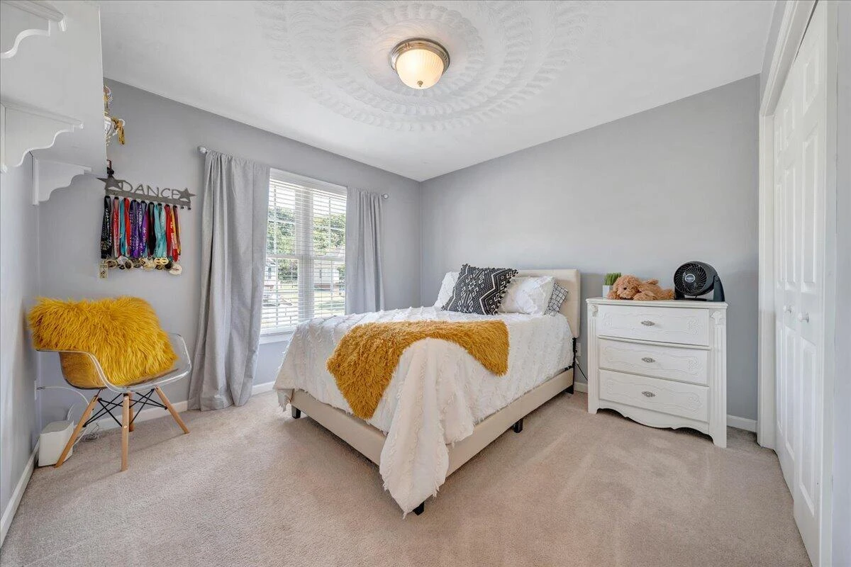 632 Castleridge RD - Photo 38