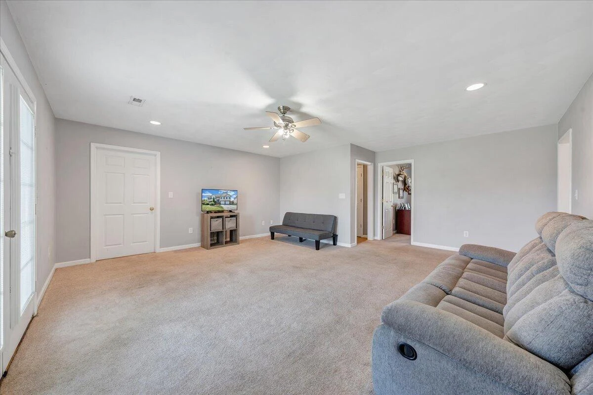 632 Castleridge RD - Photo 42