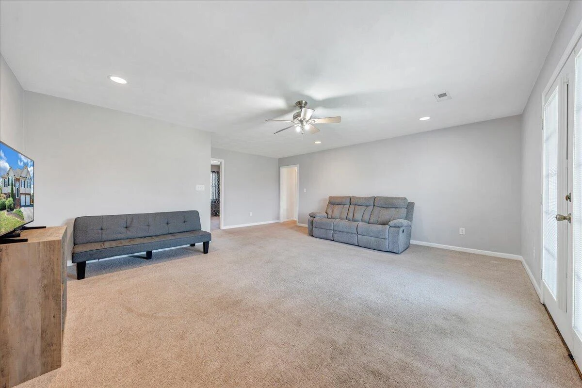 632 Castleridge RD - Photo 43