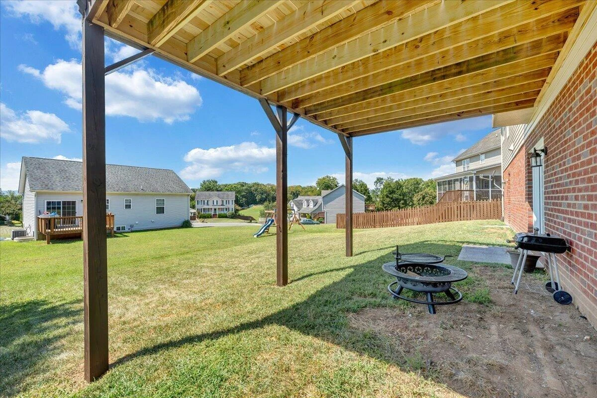 632 Castleridge RD - Photo 50