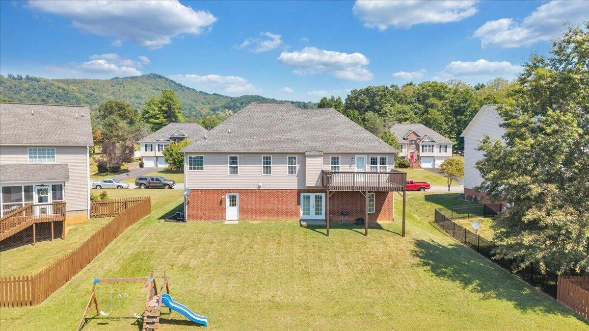 632 Castleridge RD - Photo 56