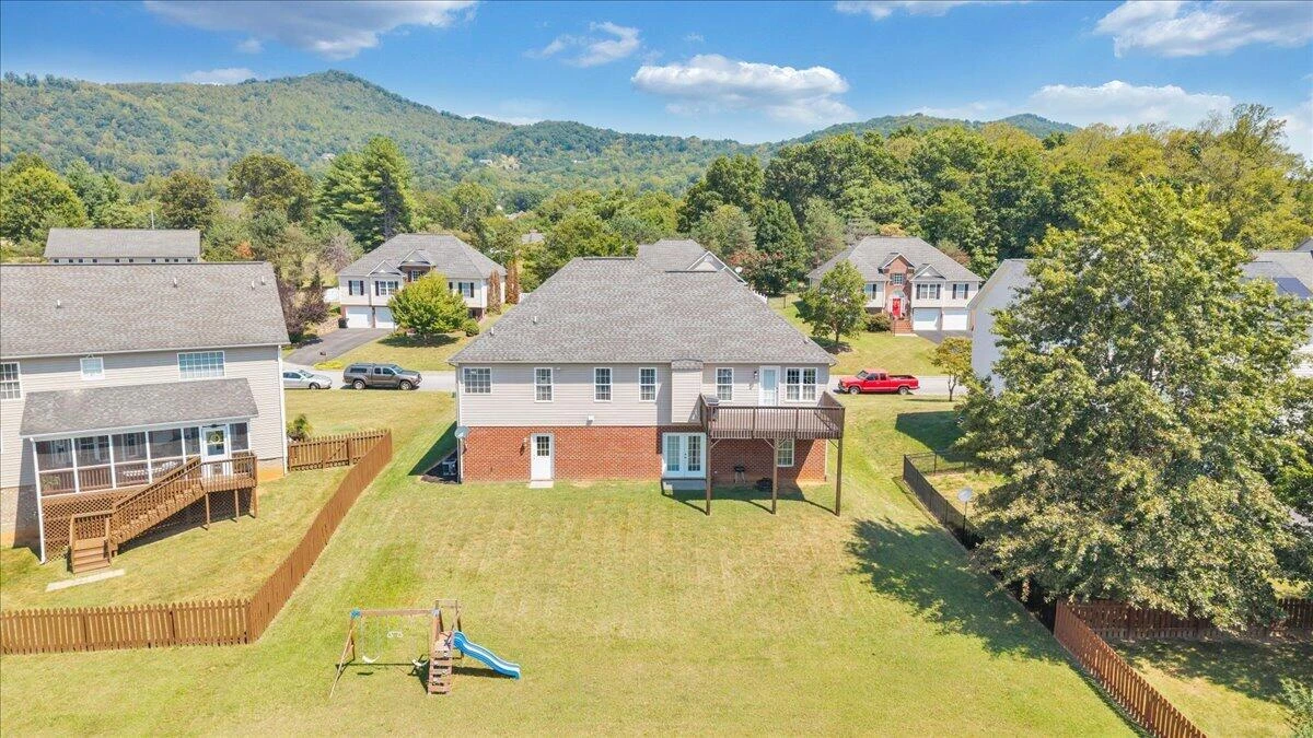 632 Castleridge RD - Photo 57