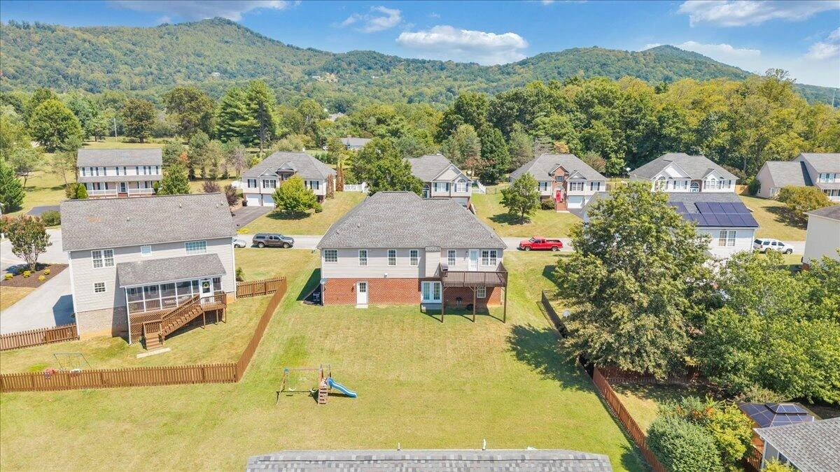 632 Castleridge RD - Photo 58