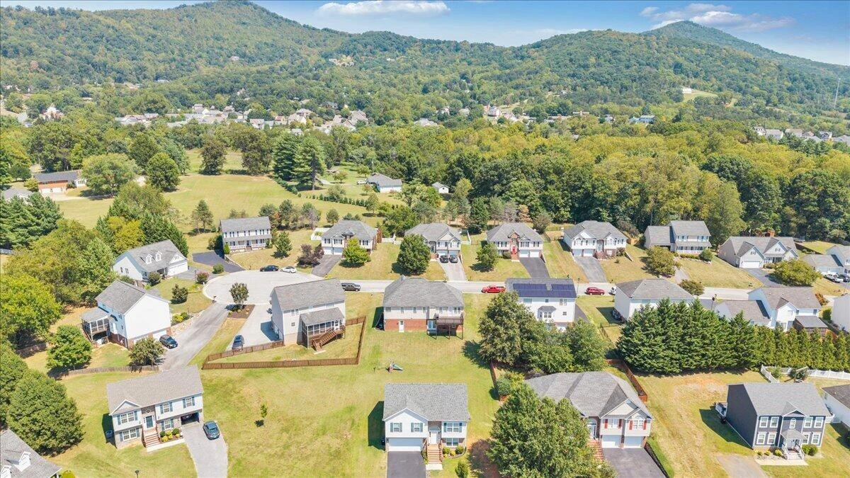 632 Castleridge RD - Photo 59
