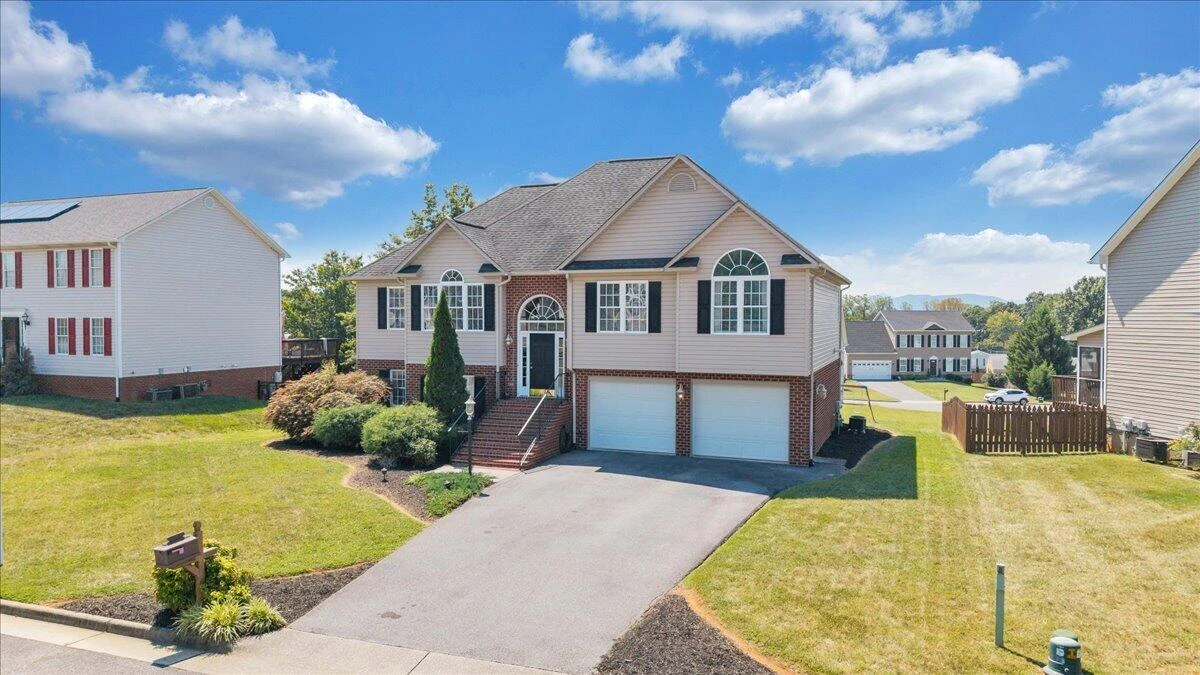 632 Castleridge RD - Photo 68