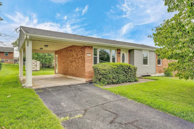 924 Ingleside LN