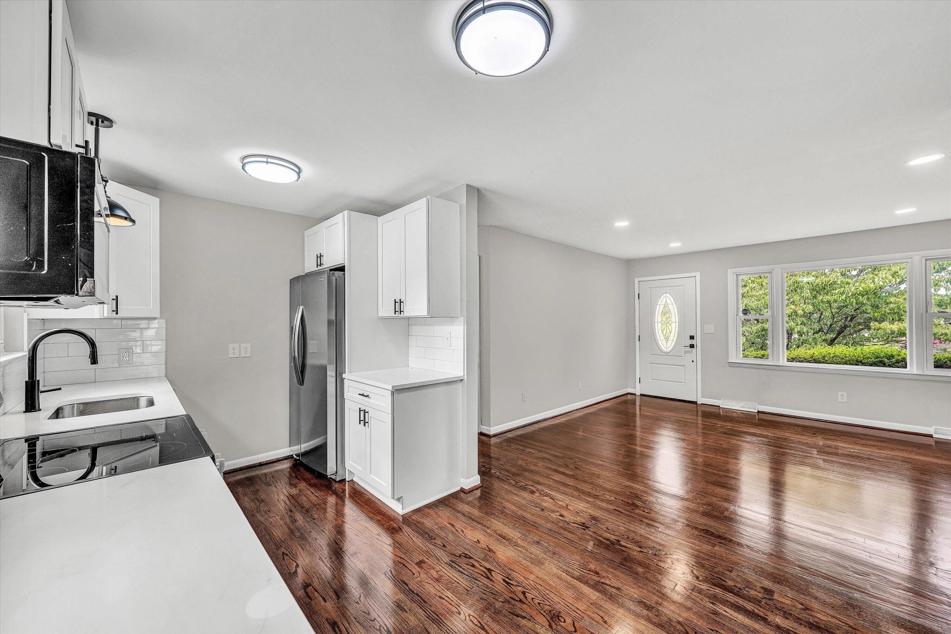 924 Ingleside LN - Photo 8