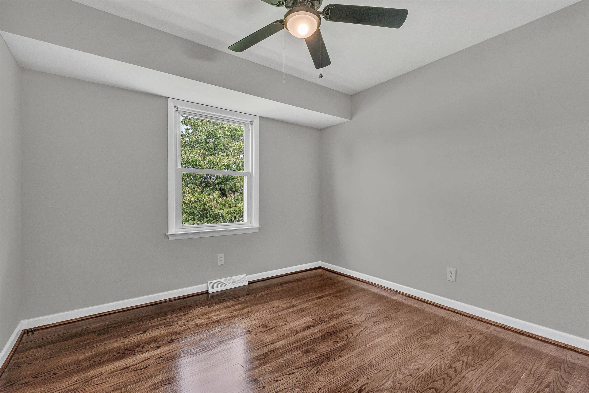 924 Ingleside LN - Photo 14