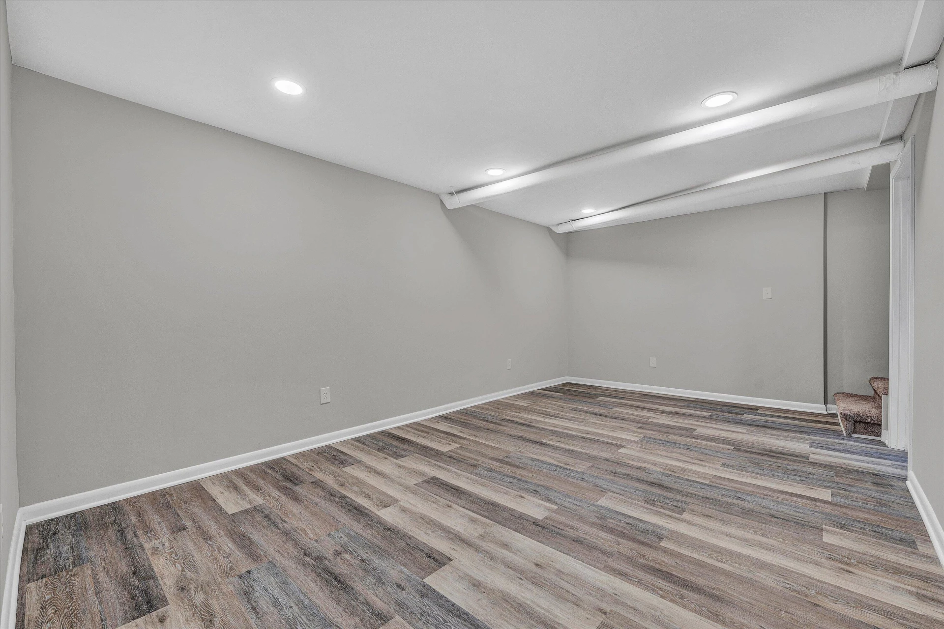924 Ingleside LN - Photo 18