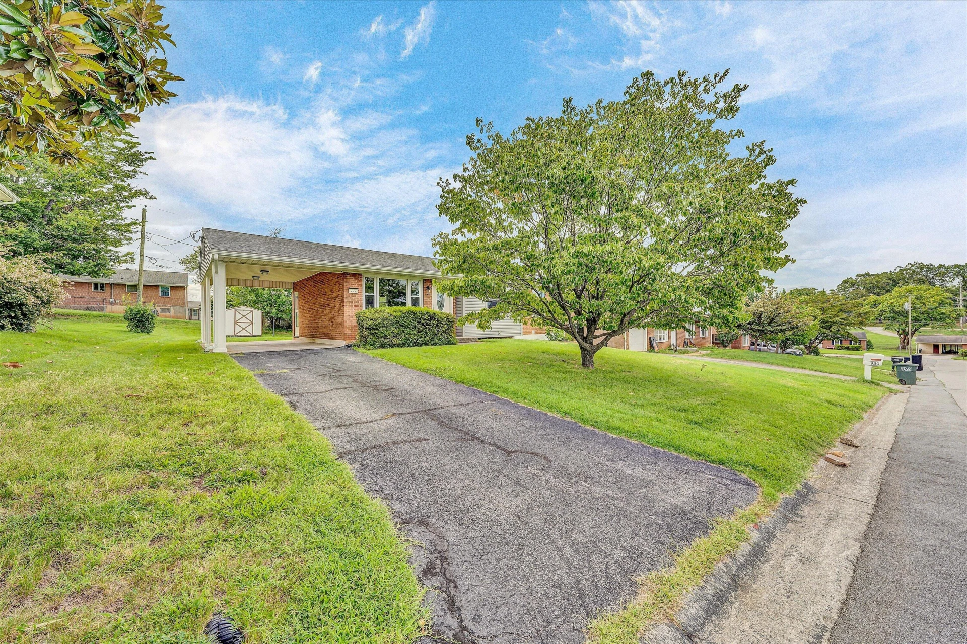 924 Ingleside LN - Photo 24