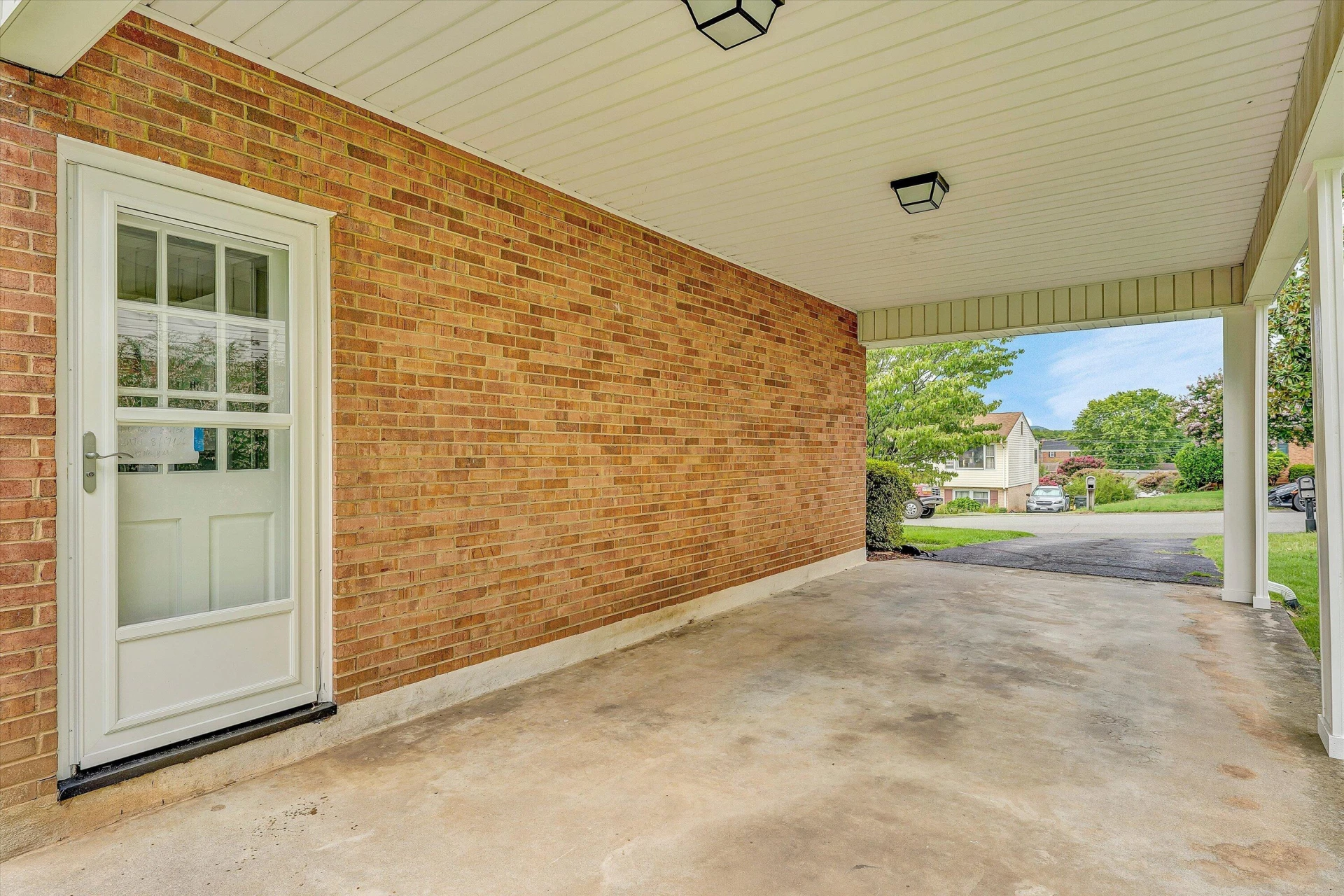 924 Ingleside LN - Photo 26