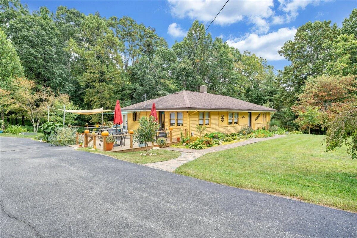7360 Floyd Hwy N