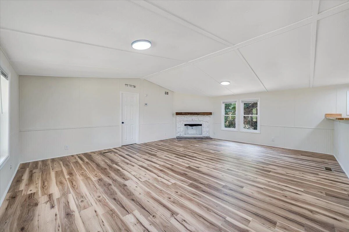 265 Meadow DR - Photo 4
