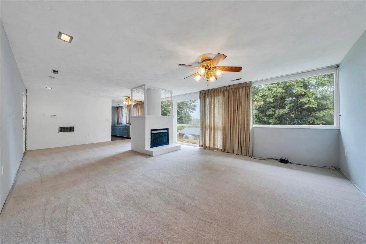 4802 Northwood DR NW - Photo 4