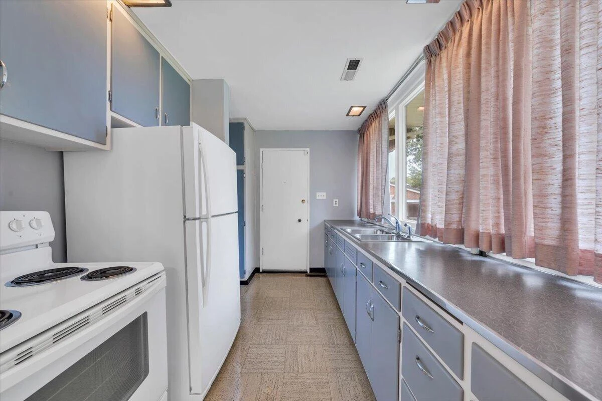 4802 Northwood DR NW - Photo 15