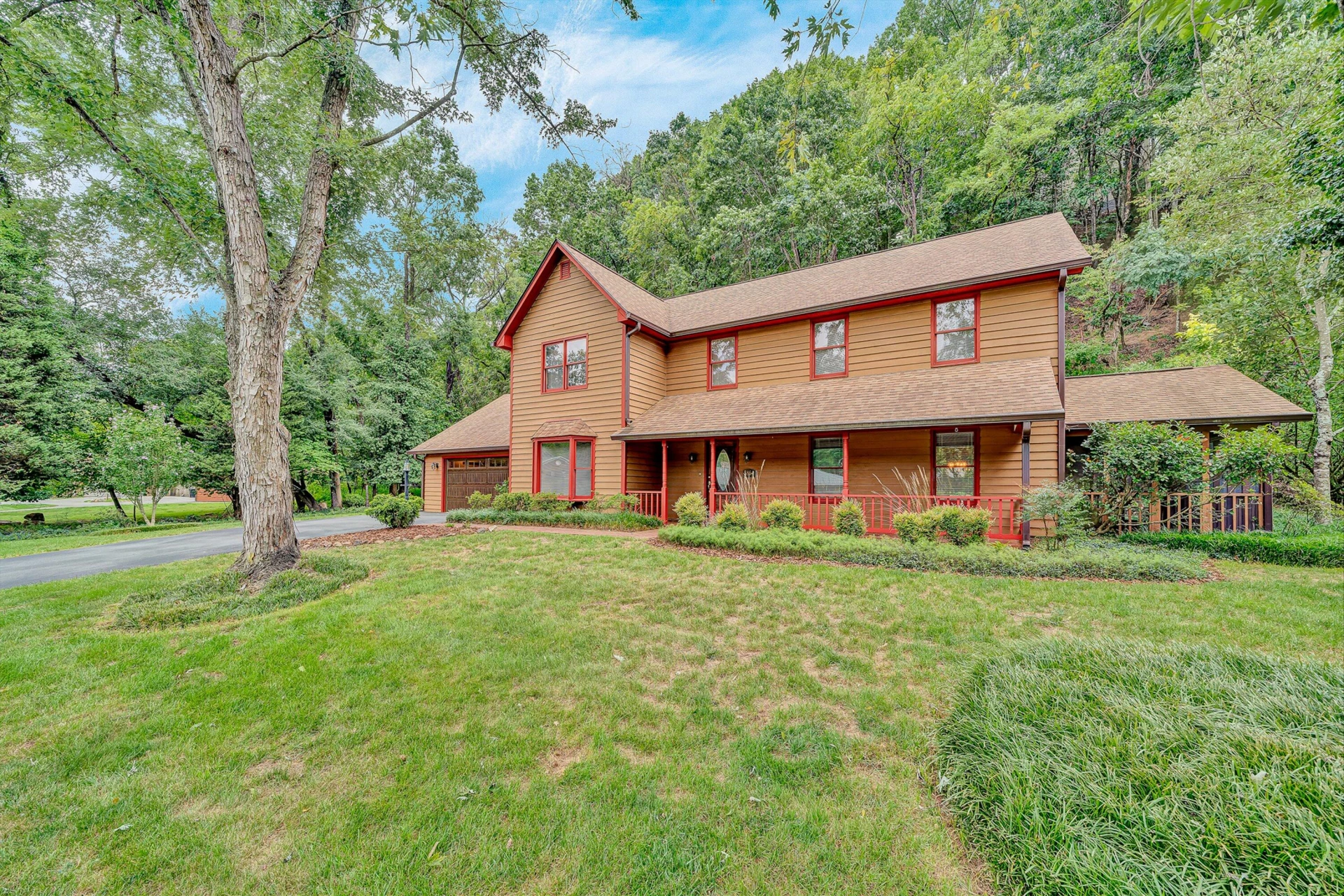 5864 Lakemont DR - Photo 2