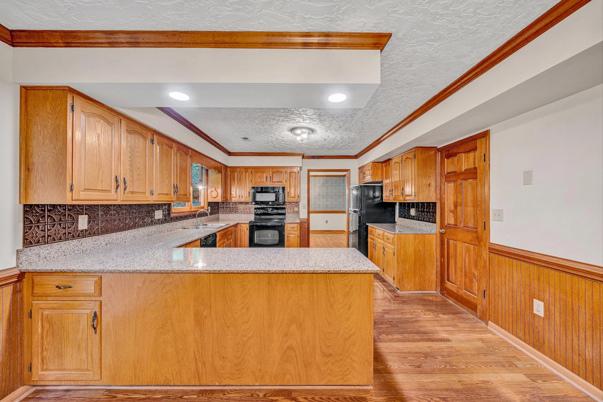 5864 Lakemont DR - Photo 10