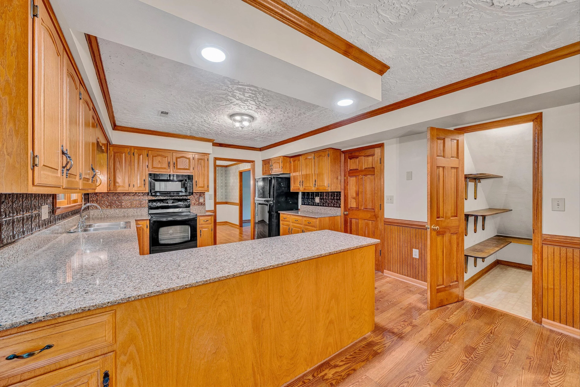 5864 Lakemont DR - Photo 11