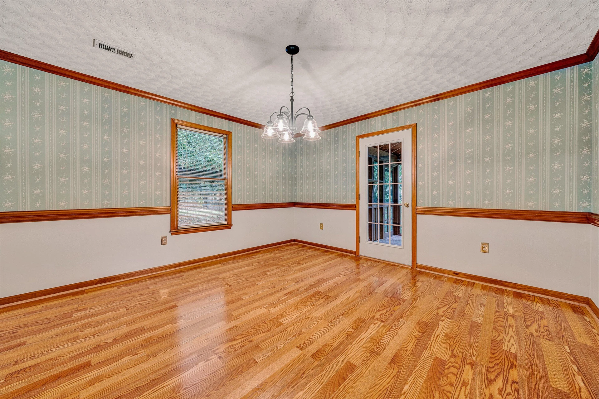 5864 Lakemont DR - Photo 15