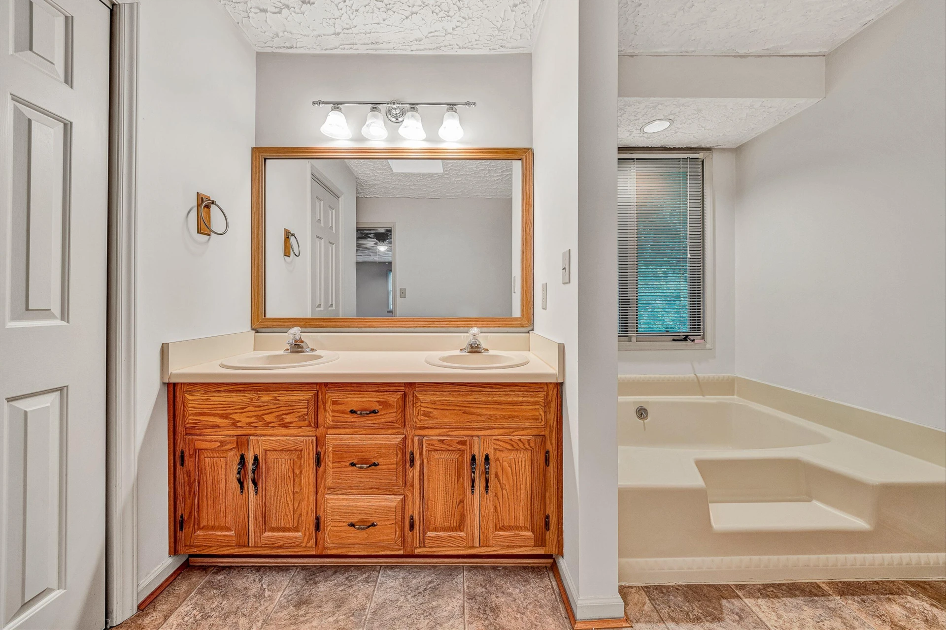 5864 Lakemont DR - Photo 26
