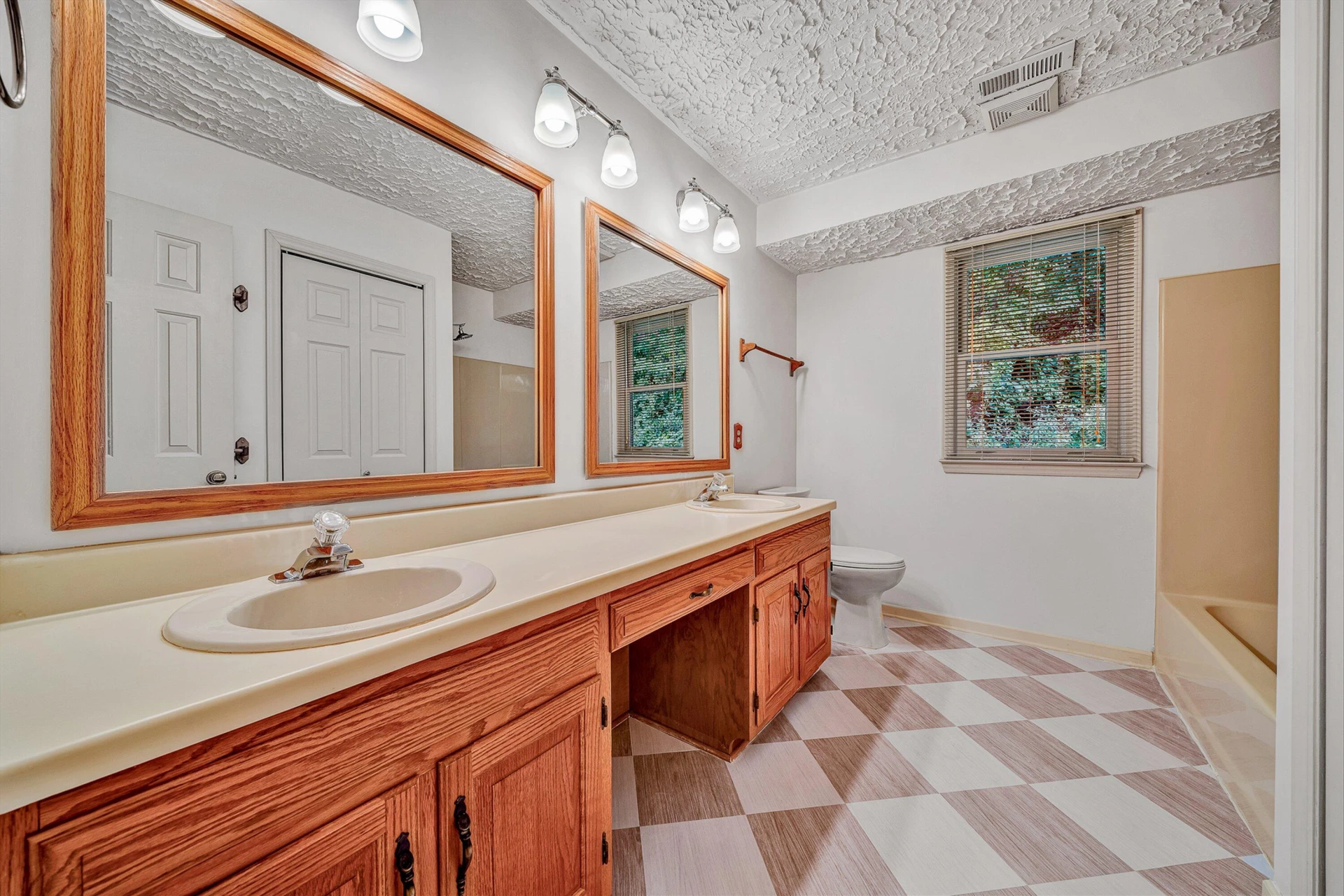 5864 Lakemont DR - Photo 31