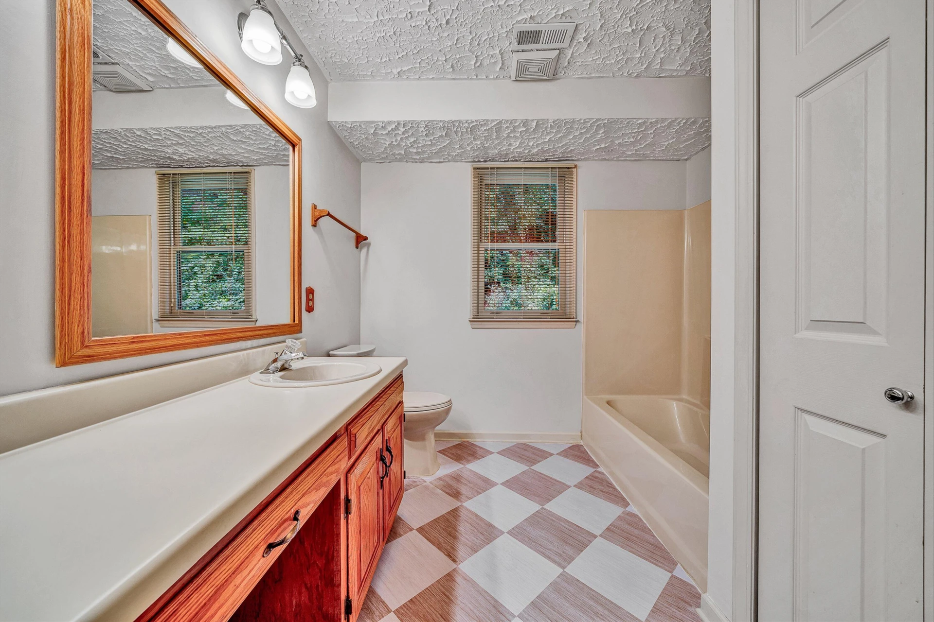 5864 Lakemont DR - Photo 32