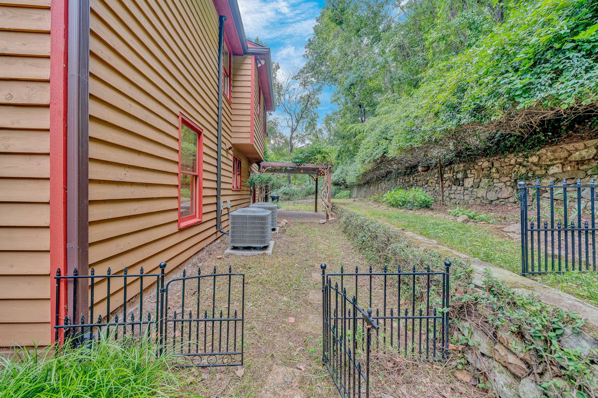 5864 Lakemont DR - Photo 38