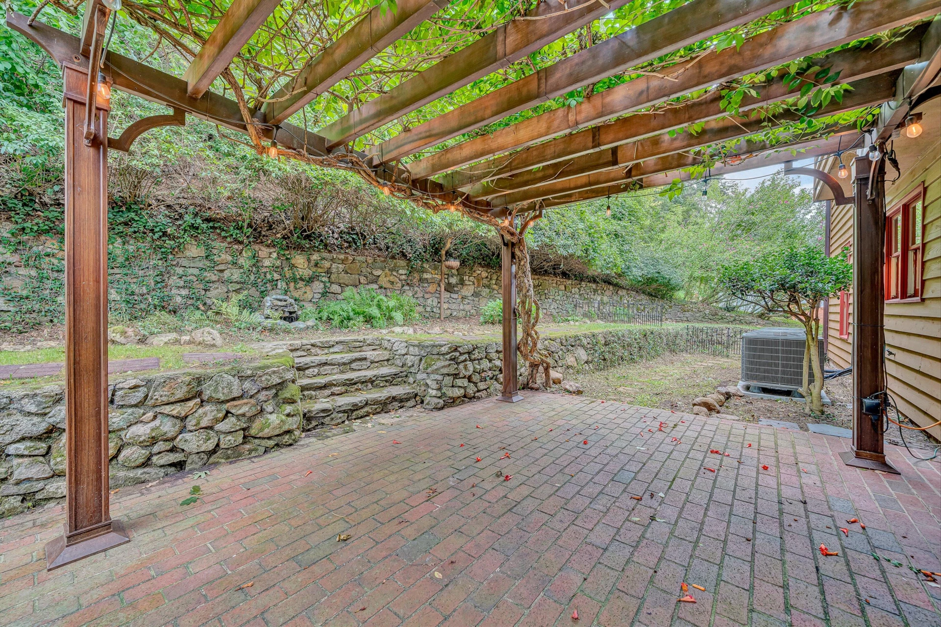 5864 Lakemont DR - Photo 39