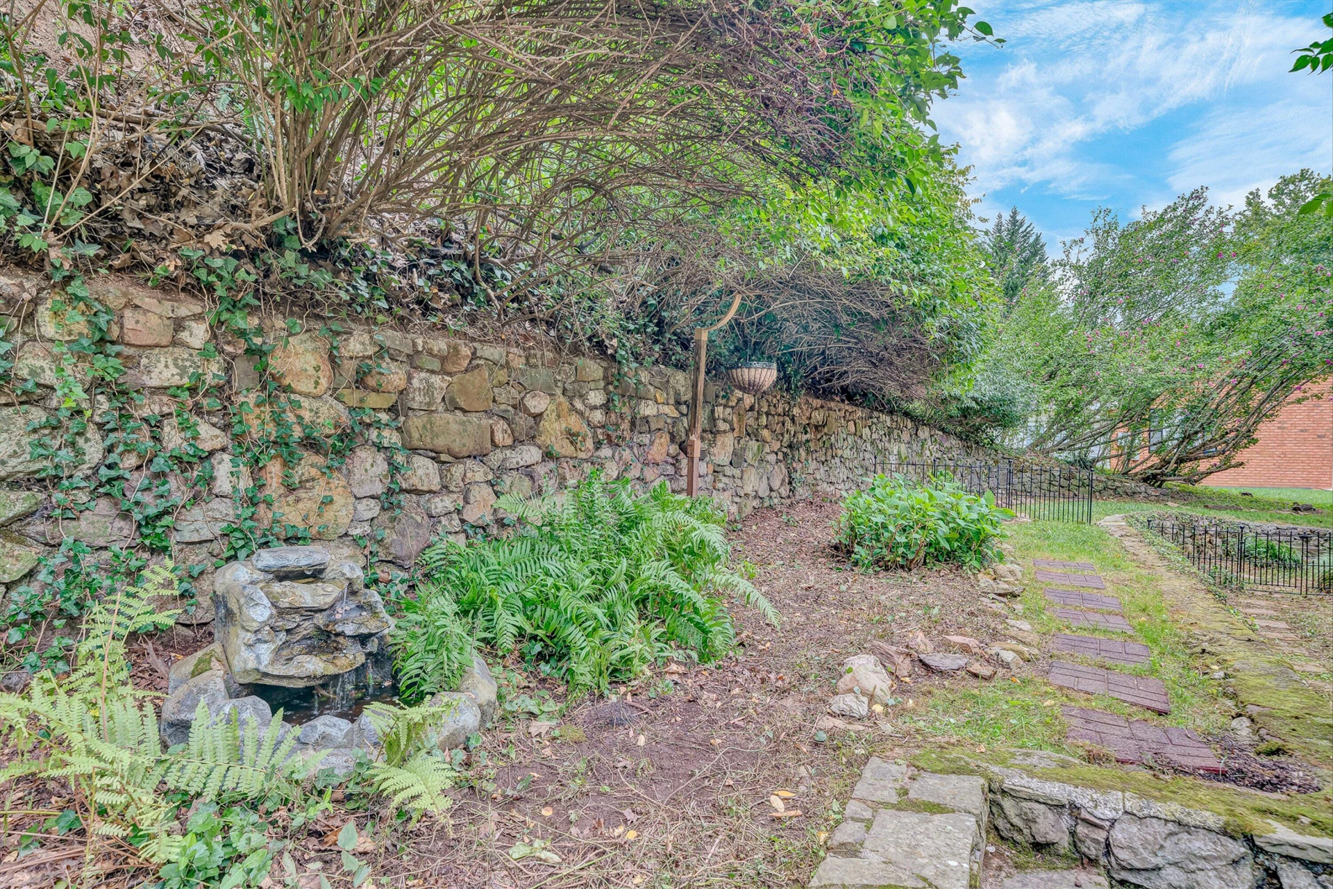 5864 Lakemont DR - Photo 40
