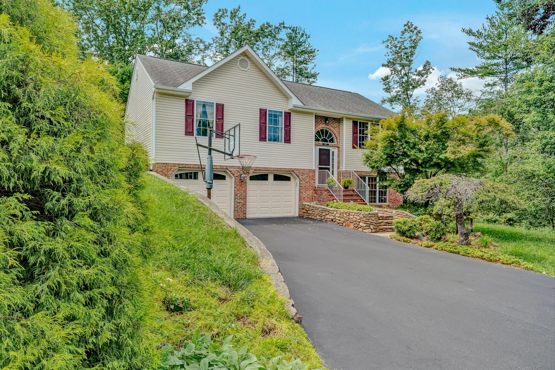 5516 Warwood DR - Photo 3