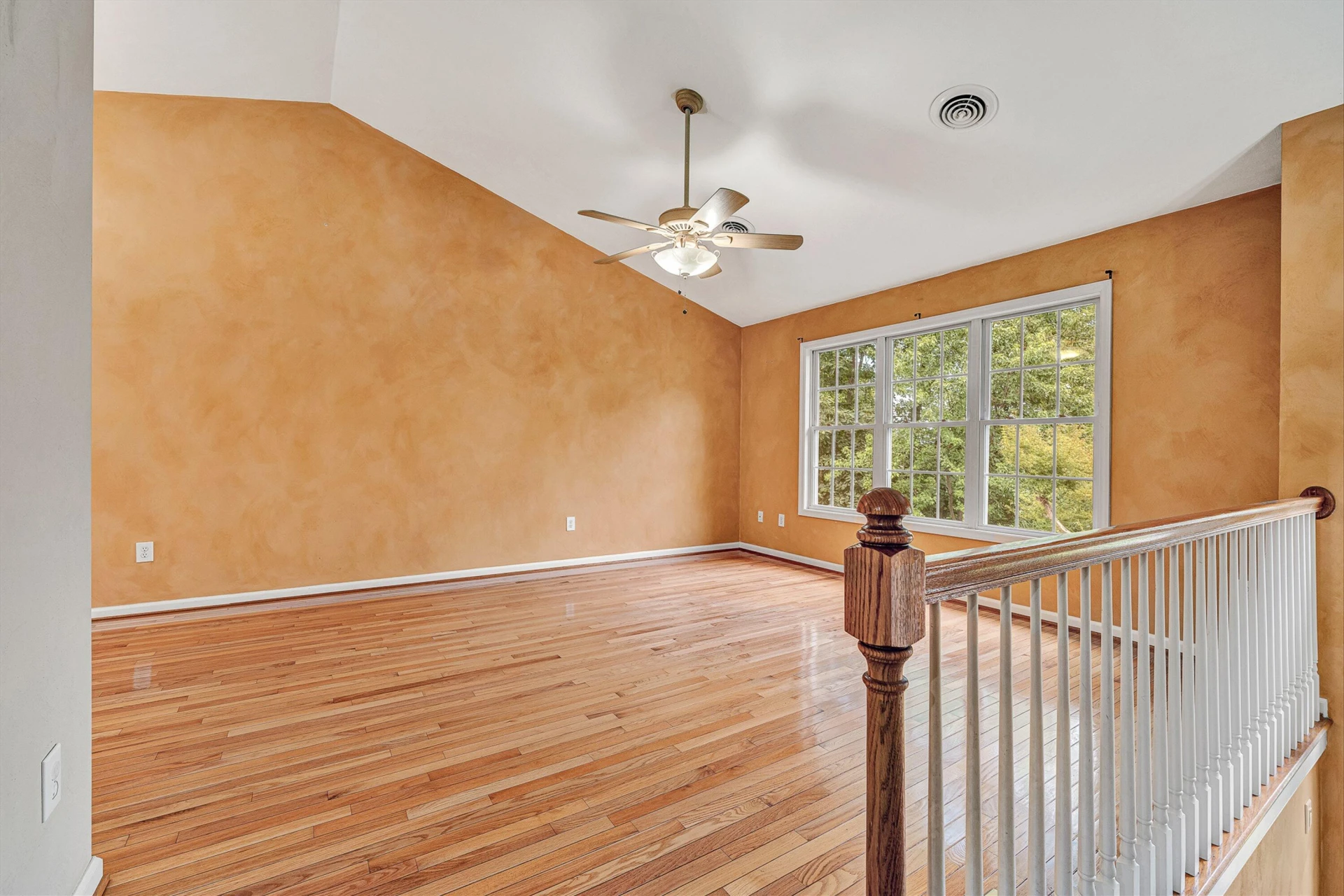 5516 Warwood DR - Photo 5