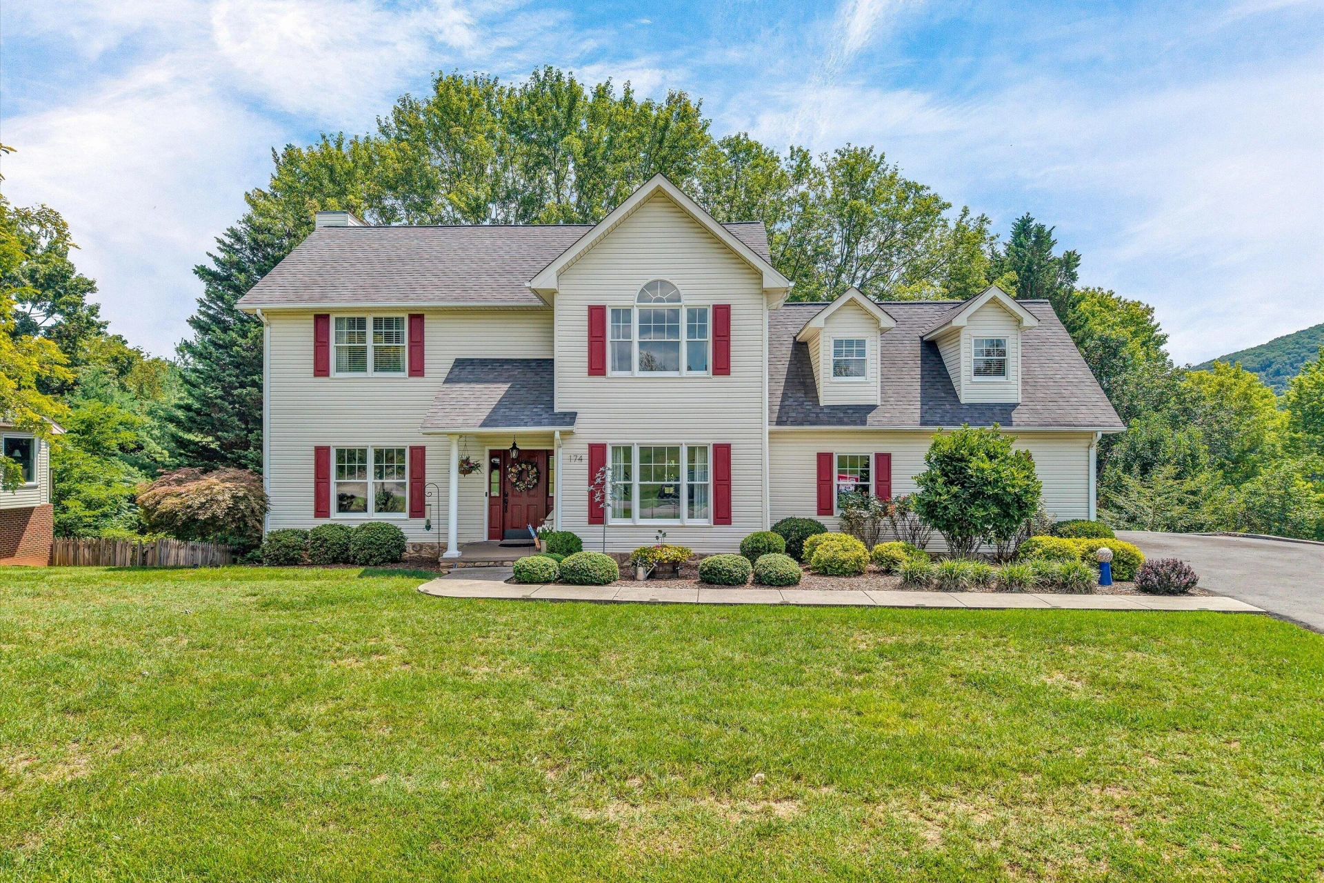 174 Pheasant Run - Photo 4