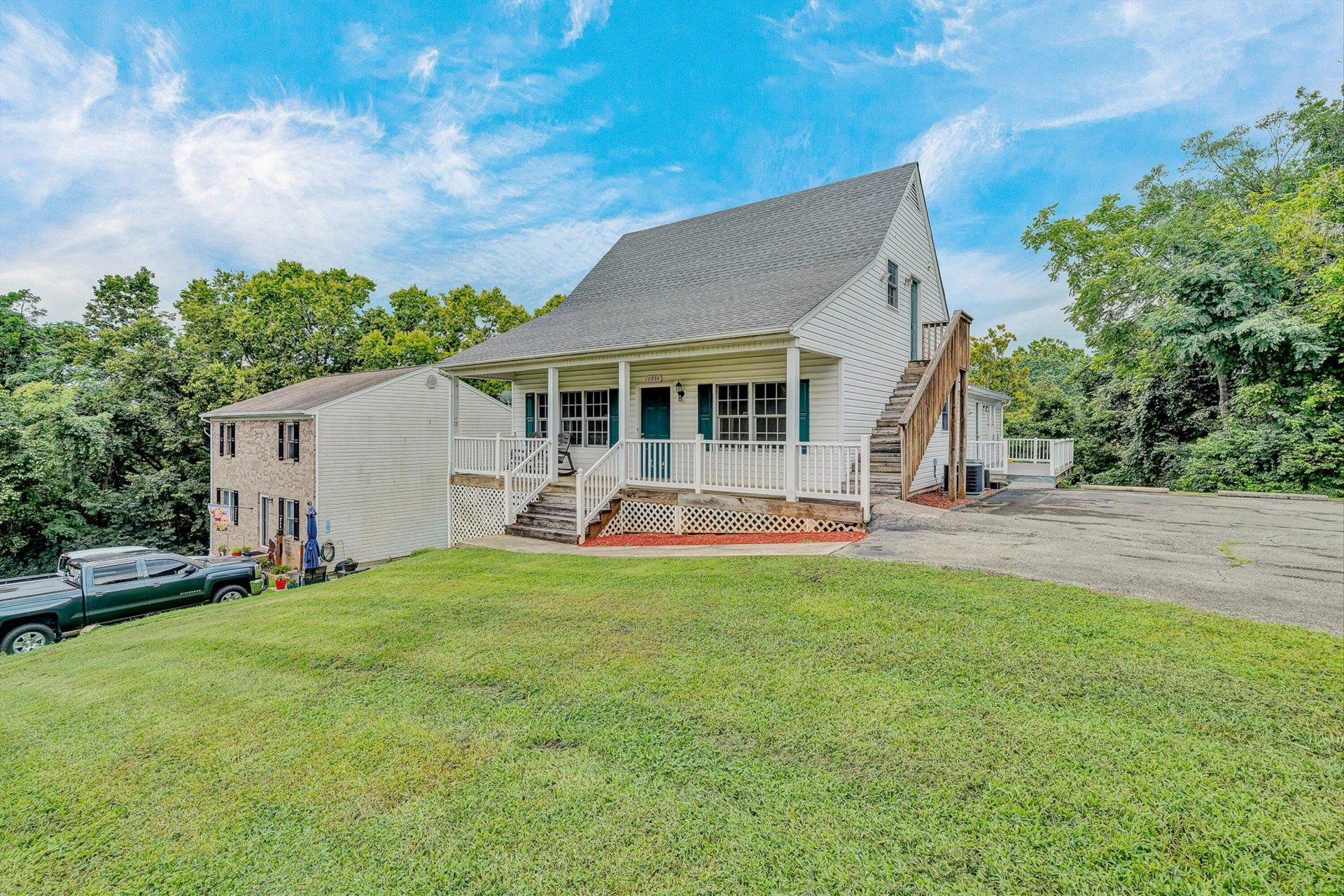 1314 Archbold AVE NE - Photo 2