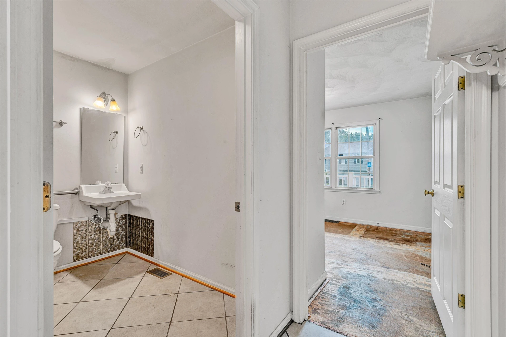 1314 Archbold AVE NE - Photo 11