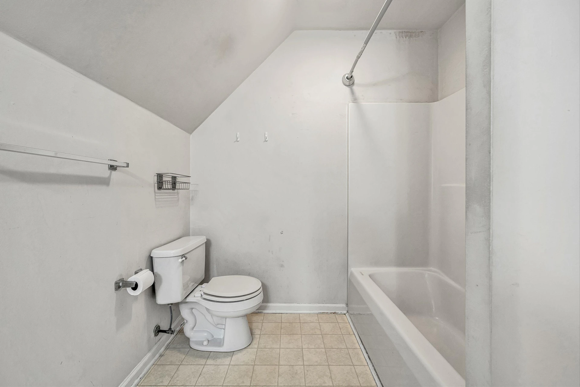 1314 Archbold AVE NE - Photo 14