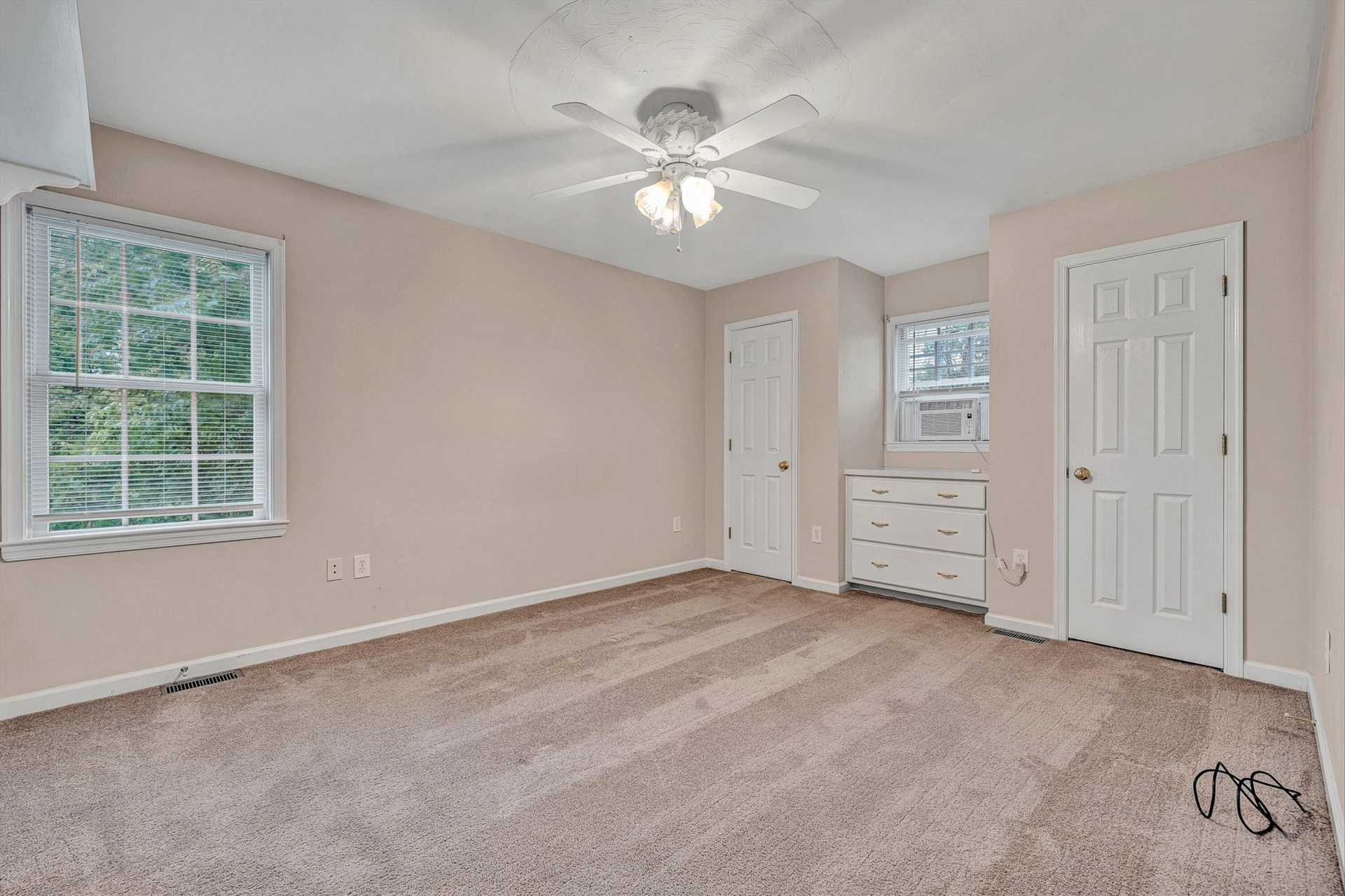 1314 Archbold AVE NE - Photo 19