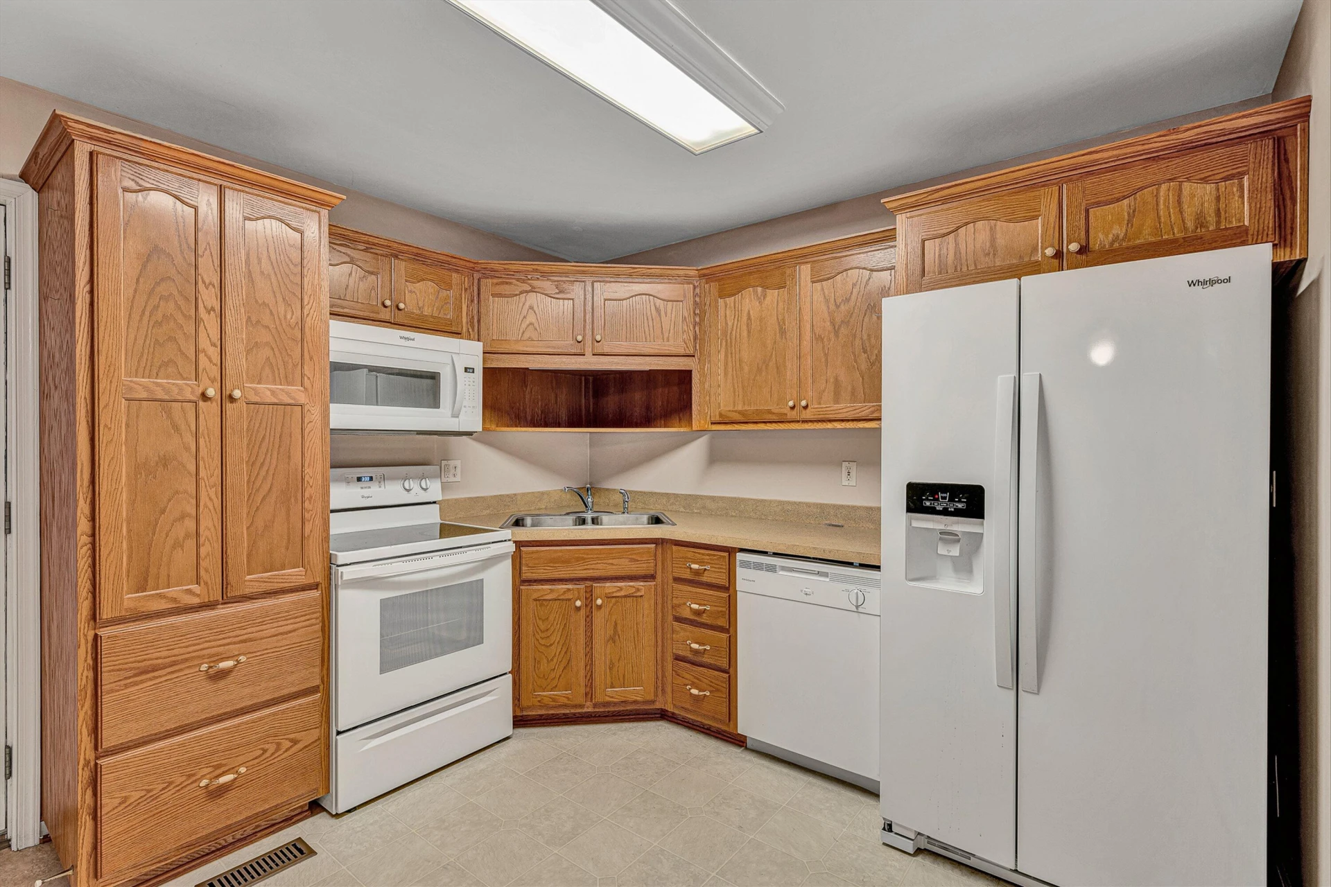 1314 Archbold AVE NE - Photo 26